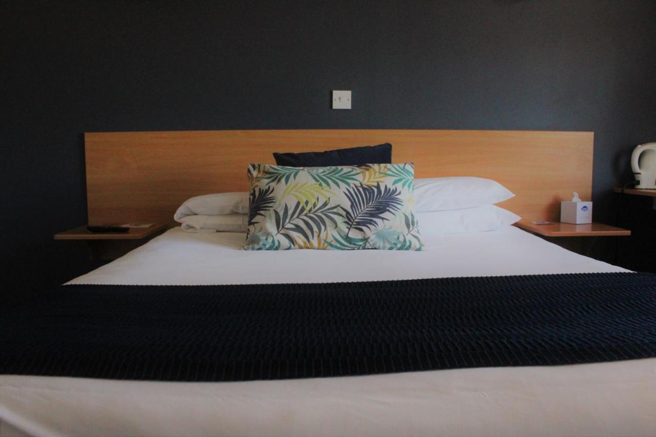 The Town & Country Lodge Dundry Buitenkant foto