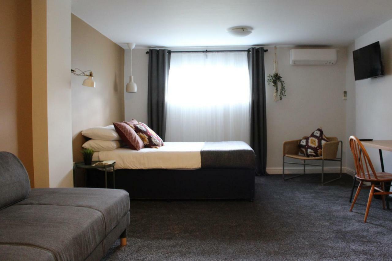 The Town & Country Lodge Dundry Buitenkant foto